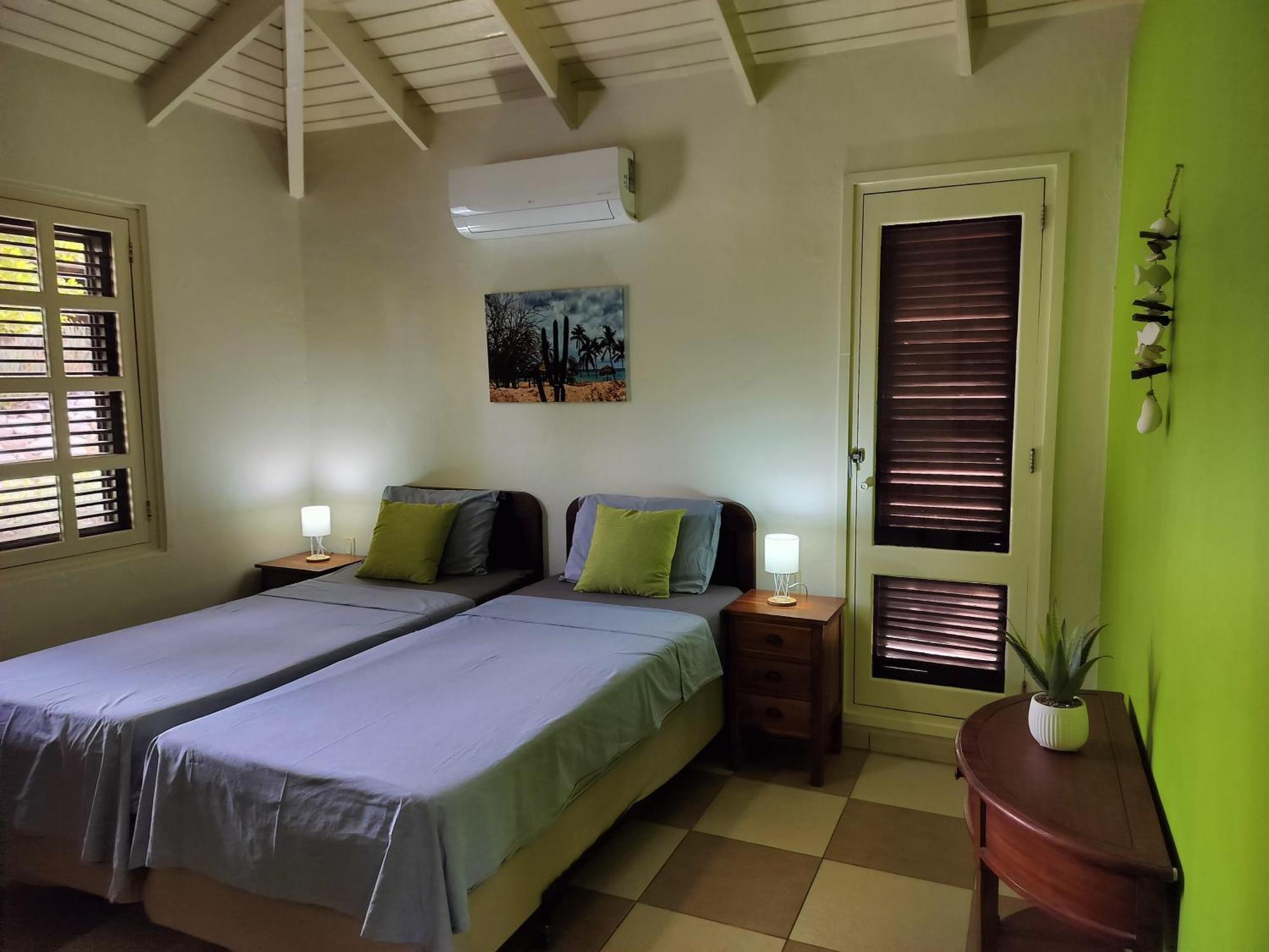 Blue Bay Beach Villa At Pool And Golfcourse Exterior foto